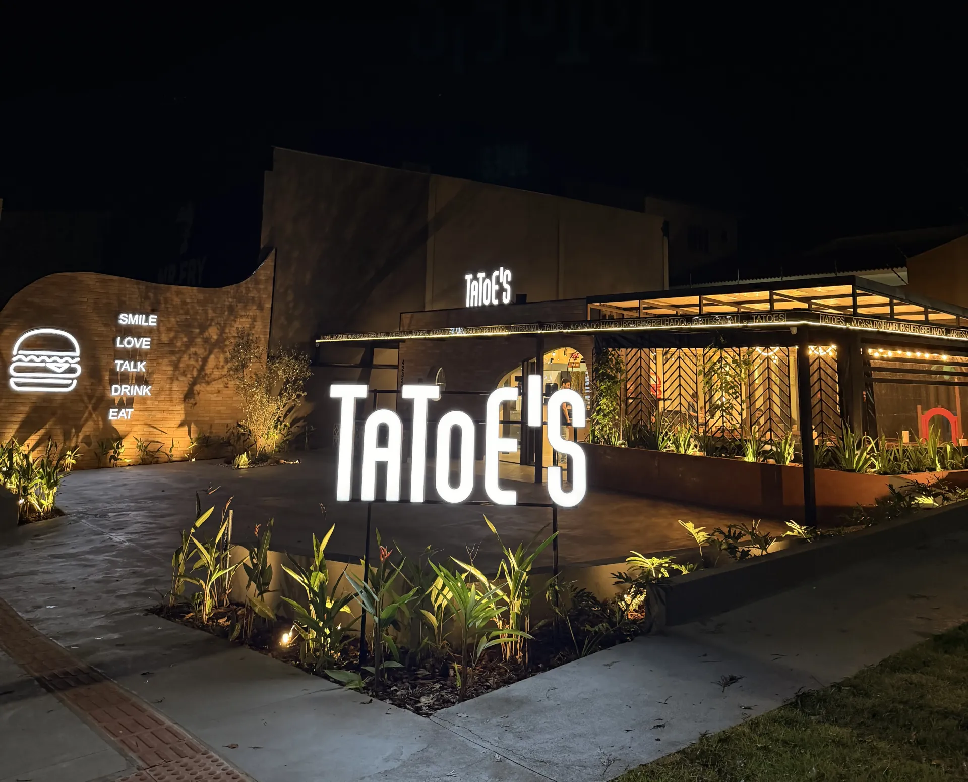 fachada tatoes AR